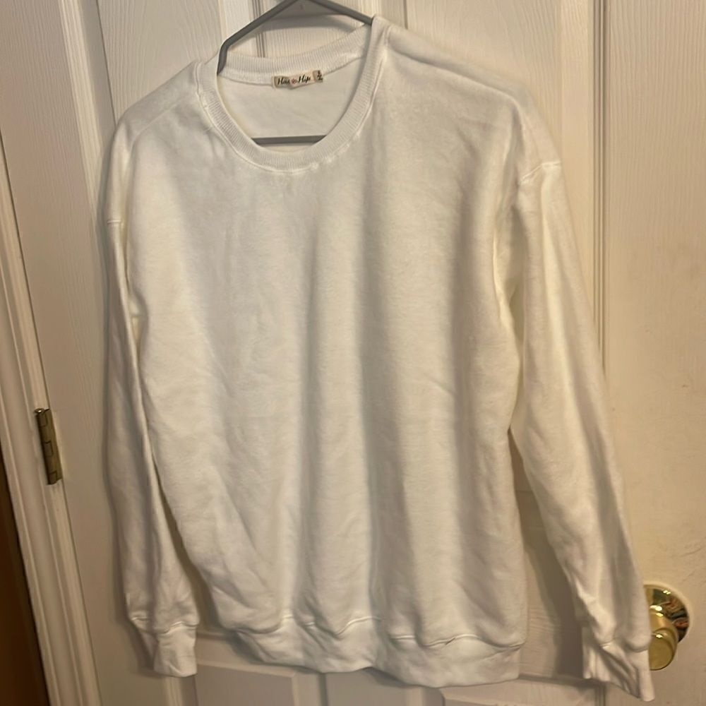 Heart and hips sweater size small oversized new without tag
